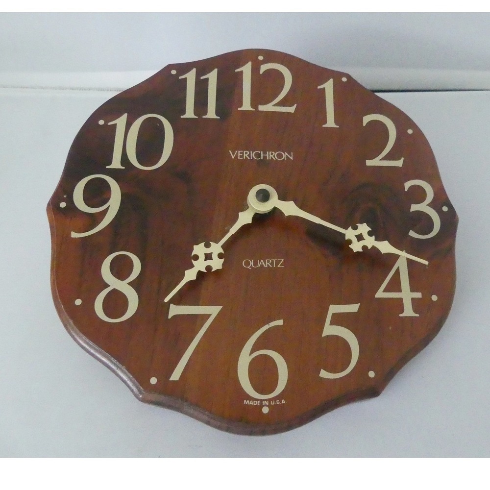 Verichron Vintage Wood Wall Clock Scalloped Edge Quartz Harris Mallow USA 7.5"